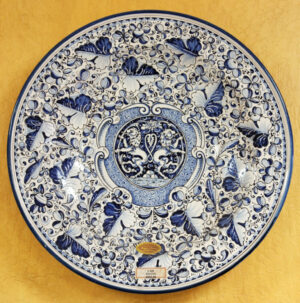 Leone Blue Round Wall Plate